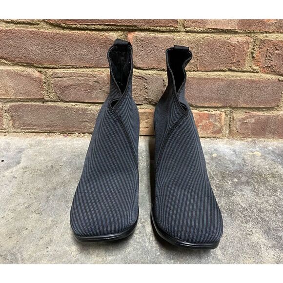 Charleston Shoe Co. Telfair Gray Pinstripe Boot NWT & Box - Picture 4 of 10